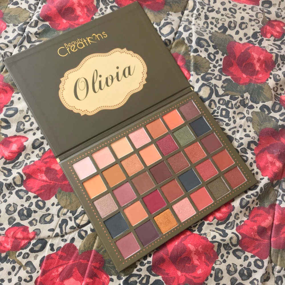 Beauty Creations Olivia 35 Color Eyeshadow Palette - Picture 3 of 6